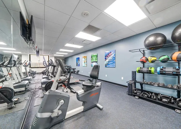 Apartment Sky High Luxury - 10th Floor - Prime Location Views Fast Wifi 24-7 Gym Lounge Roku *